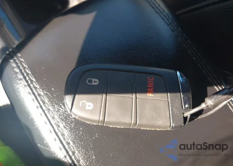 2024 Jeep Compass Latitude 4X4 z USA, uszkodzony, nr VIN 3C4NJDBN6RT595374